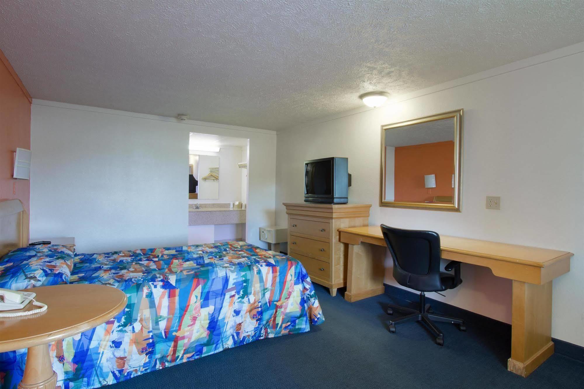 Motel 6-Mansfield, Oh ภายนอก รูปภาพ